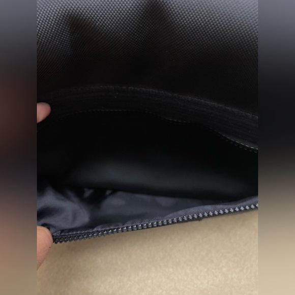 Vintage Lacoste messenger Bag - Picture 9 of 11